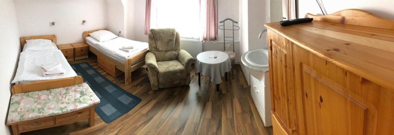 Garis Pension Хайде Екстериор снимка